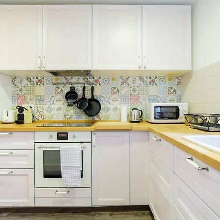 Appartamento Colorful With Cozy Terrace In Gracia Barcellona Esterno foto