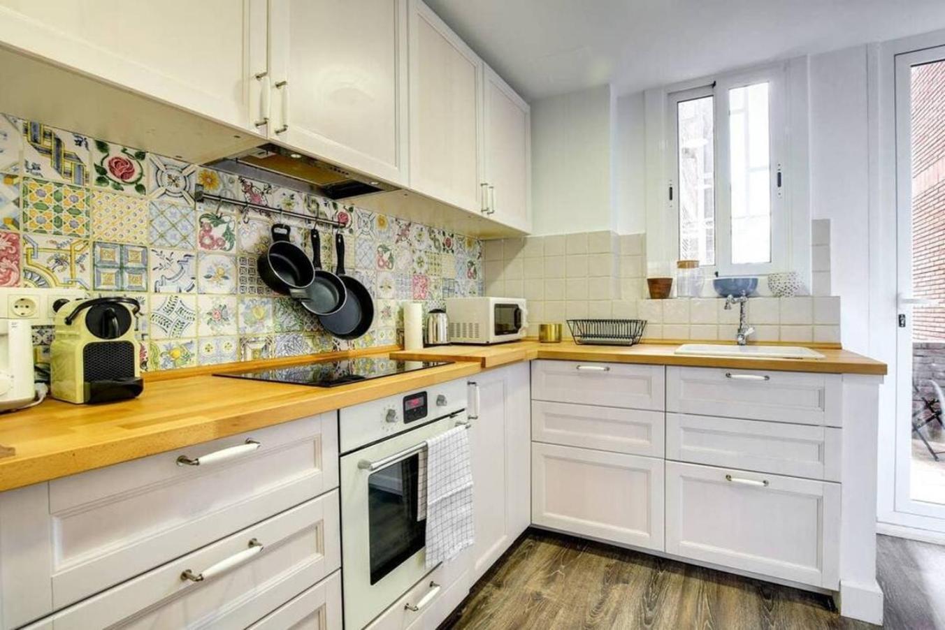 Appartamento Colorful With Cozy Terrace In Gracia Barcellona Esterno foto