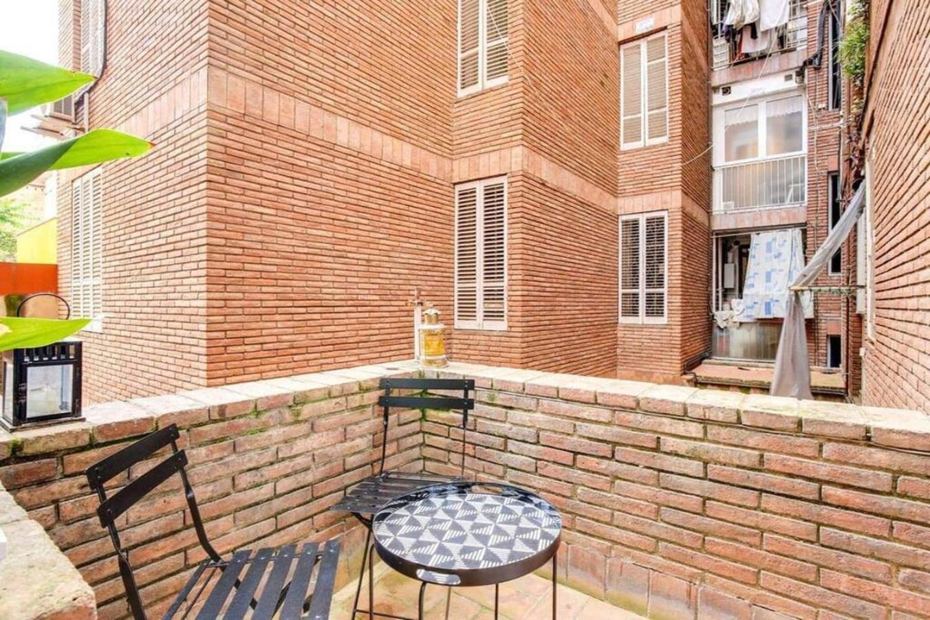 Appartamento Colorful With Cozy Terrace In Gracia Barcellona Esterno foto