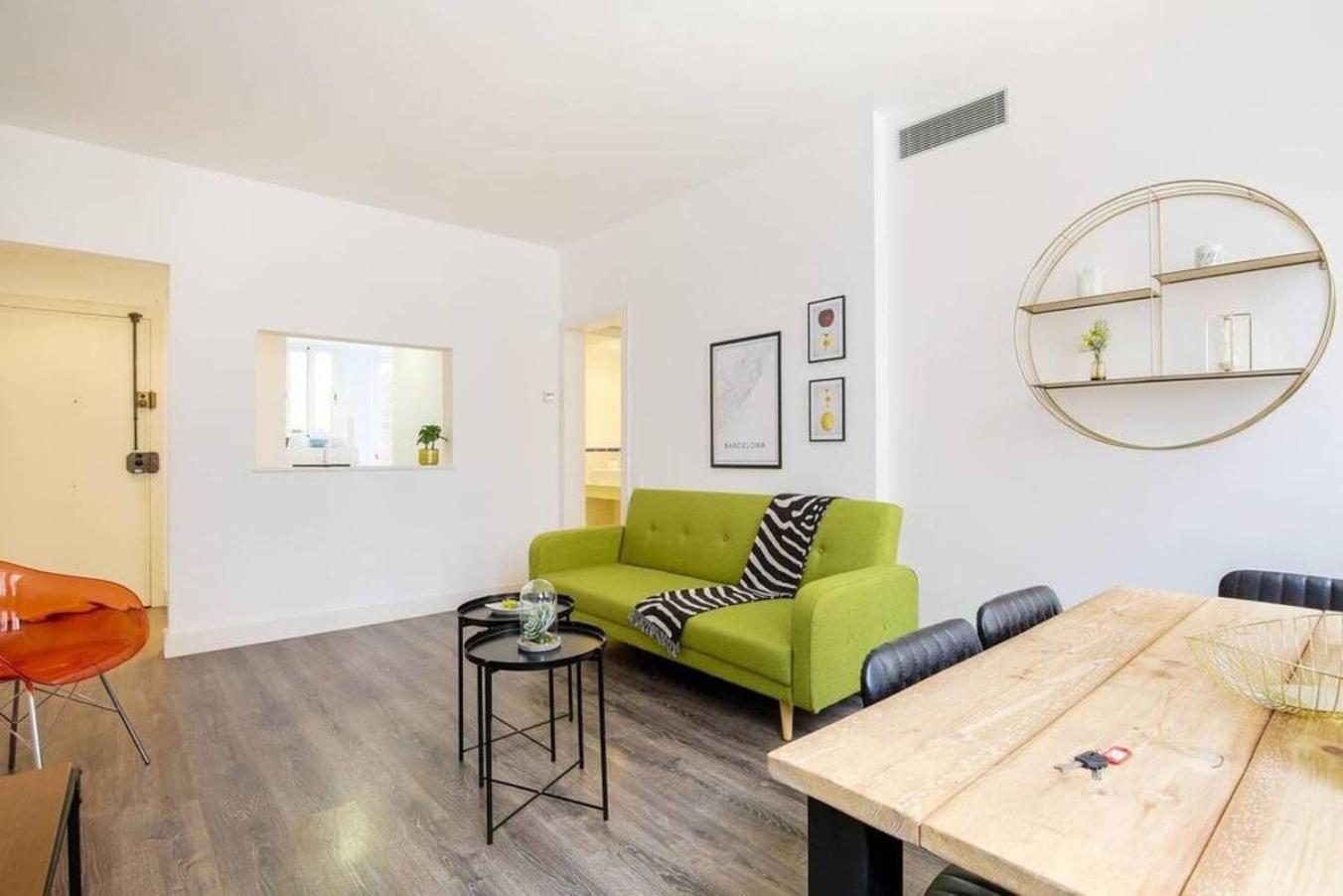 Appartamento Colorful With Cozy Terrace In Gracia Barcellona Esterno foto